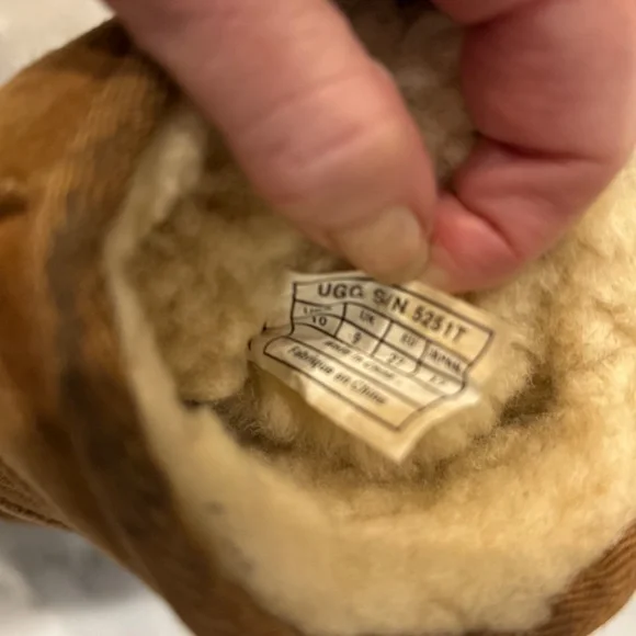 Ugg Kid’s Boots Size 10 - Picture 7 of 10